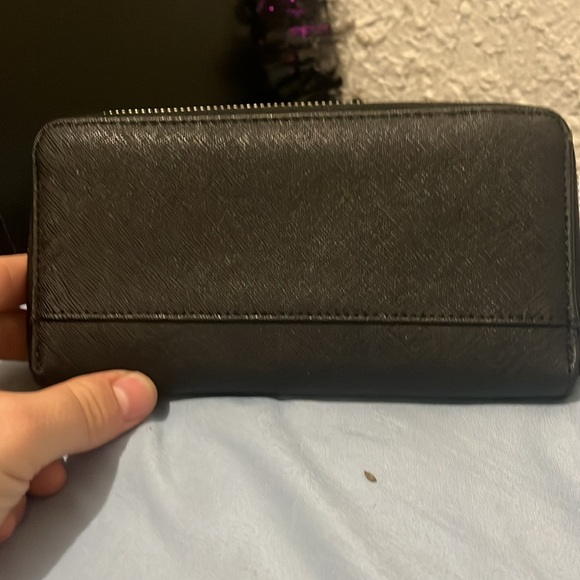 Guess Wallet - Picture 2 of 3